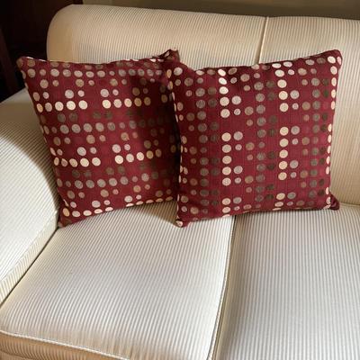 Four Designer Throw Pillows (GB2-BM)