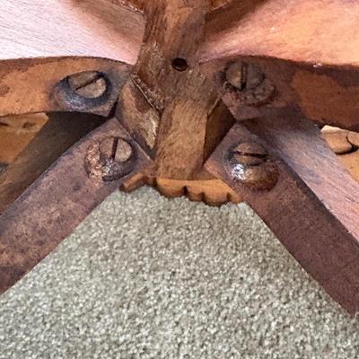 Carved Oval Wooden Table (GB3-ES)