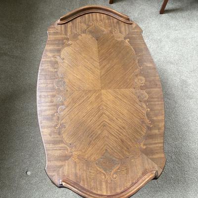 Carved Oval Wooden Table (GB3-ES)