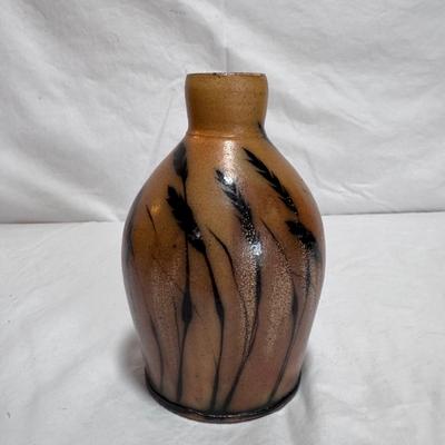 Japanese Style Ceramic Sake Bottle and Cups by Kyle Carpenter (LR-DZ)