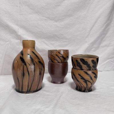 Japanese Style Ceramic Sake Bottle and Cups by Kyle Carpenter (LR-DZ)