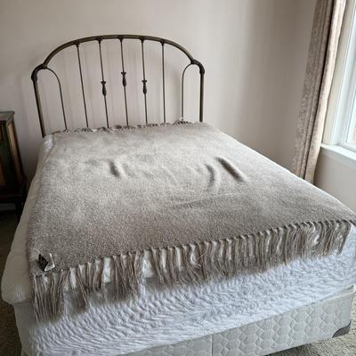 Handwoven Luxury Throw Blankets (GB2-BM)