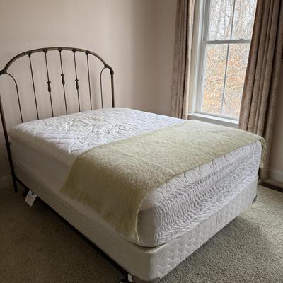 Handwoven Luxury Throw Blankets (GB2-BM)