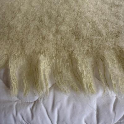 Handwoven Luxury Throw Blankets (GB2-BM)