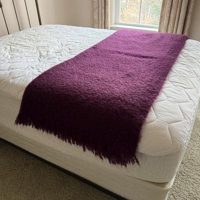 Handwoven Luxury Throw Blankets (GB2-BM)