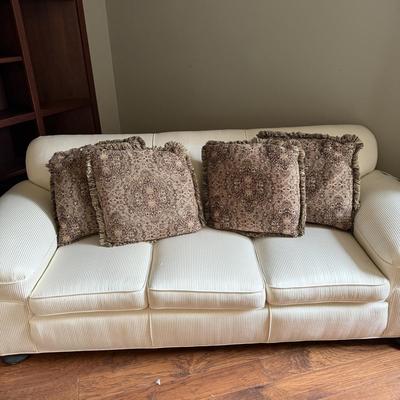 Set of Four Down Decorative Pillows (GB2-BM)