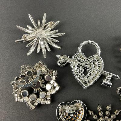 -31- BROOCH | Rhinestone & Silver Tone Brooches
