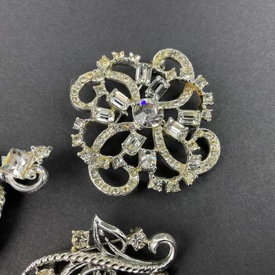 -31- BROOCH | Rhinestone & Silver Tone Brooches