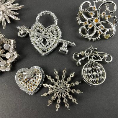 -31- BROOCH | Rhinestone & Silver Tone Brooches