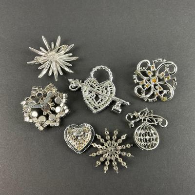 -31- BROOCH | Rhinestone & Silver Tone Brooches