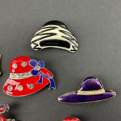 -32- BROOCH | Miscellaneous Red Hat Society Brooches
