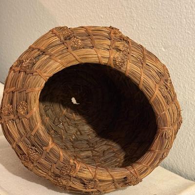 Pagapo Native American Coiled Pine Needle Basket