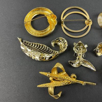 -34- BROOCH | Vintage Gold Tone Brooches