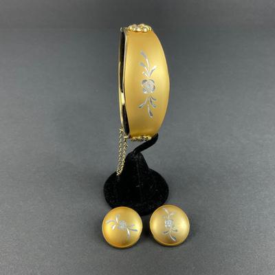 -36- COSTUME | Unmarked Gold Tone Bracelet & Clip Earrings