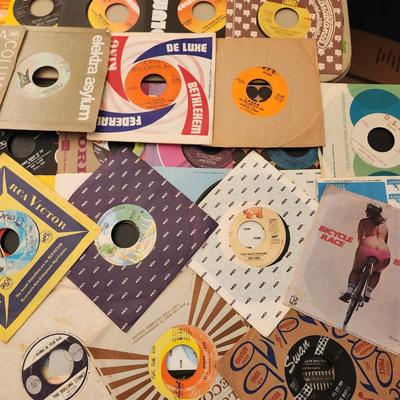 Large Lot 45 RPM Records Elvis Presley Queen Bobby Pickett Monster Mash Garpax The Monkees Yardbirds The Beatles Bee Gees Barbara George...