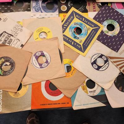 Large Lot 45 RPM Records Elvis Presley Queen Bobby Pickett Monster Mash Garpax The Monkees Yardbirds The Beatles Bee Gees Barbara George...