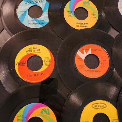 Large Lot of 45 RPM Records Beach Boys Beatles Monkees Rolling Stones Chicago Village People Pink Floyd