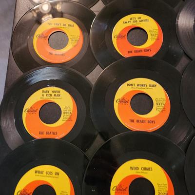 Large Lot of 45 RPM Records Beach Boys Beatles Monkees Rolling Stones Chicago Village People Pink Floyd