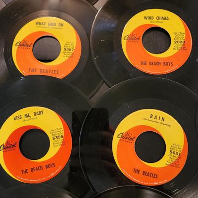 Large Lot of 45 RPM Records Beach Boys Beatles Monkees Rolling Stones Chicago Village People Pink Floyd