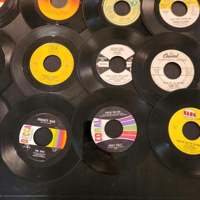 Large Lot of 45 RPM Records Beach Boys Beatles Monkees Rolling Stones Chicago Village People Pink Floyd