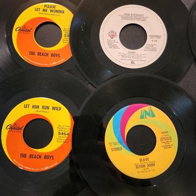 Large Lot of 45 RPM Records Beach Boys Beatles Monkees Rolling Stones Chicago Village People Pink Floyd