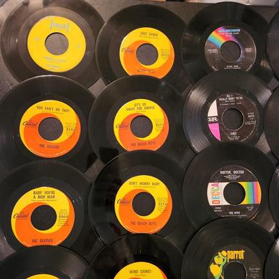 Large Lot of 45 RPM Records Beach Boys Beatles Monkees Rolling Stones Chicago Village People Pink Floyd