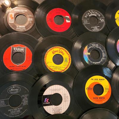 Large Lot 45 RPM Records Association THe T-Bones Wayne Newton, Orleans, Bullet, Pointer Sisters, Gary Lewis & the Playboys The...