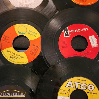 Large Lot 45 RPM Records Association THe T-Bones Wayne Newton, Orleans, Bullet, Pointer Sisters, Gary Lewis & the Playboys The...