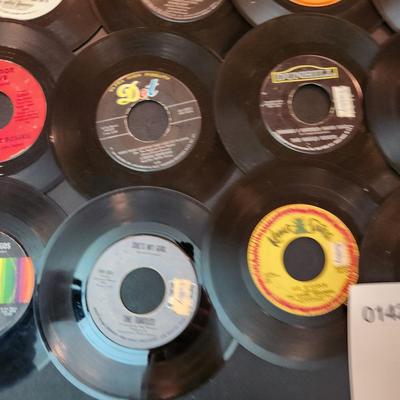 Large Lot 45 RPM Records Association THe T-Bones Wayne Newton, Orleans, Bullet, Pointer Sisters, Gary Lewis & the Playboys The...