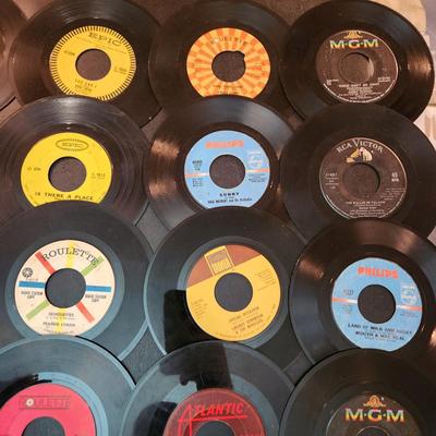 Large Lot 45 RPM Records Association THe T-Bones Wayne Newton, Orleans, Bullet, Pointer Sisters, Gary Lewis & the Playboys The...