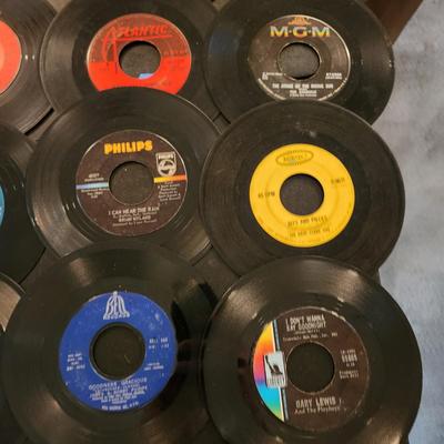 Large Lot 45 RPM Records Association THe T-Bones Wayne Newton, Orleans, Bullet, Pointer Sisters, Gary Lewis & the Playboys The...