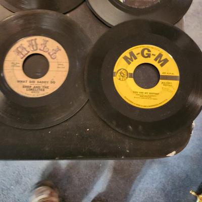 Large Lot 45 RPM Records Association THe T-Bones Wayne Newton, Orleans, Bullet, Pointer Sisters, Gary Lewis & the Playboys The...