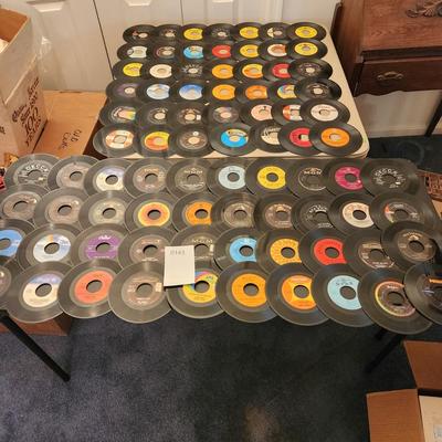 Lot of 45 RPM Records Conway Twitty Tommy Roe, Beatles Dickey Lee,The Toys, Dixie Cups, The Angels, Billy Storm
