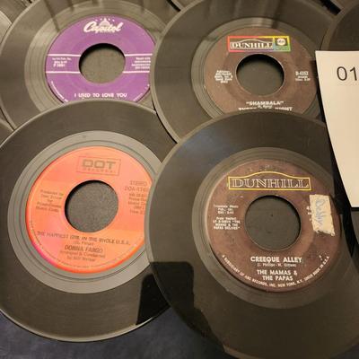 Lot of 45 RPM Records Conway Twitty Tommy Roe, Beatles Dickey Lee,The Toys, Dixie Cups, The Angels, Billy Storm