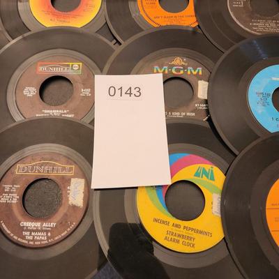 Lot of 45 RPM Records Conway Twitty Tommy Roe, Beatles Dickey Lee,The Toys, Dixie Cups, The Angels, Billy Storm