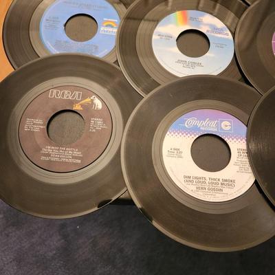 Lot of 45 RPM Records Conway Twitty Tommy Roe, Beatles Dickey Lee,The Toys, Dixie Cups, The Angels, Billy Storm