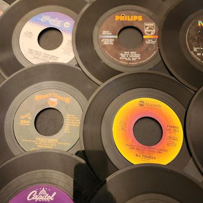 Lot of 45 RPM Records Conway Twitty Tommy Roe, Beatles Dickey Lee,The Toys, Dixie Cups, The Angels, Billy Storm