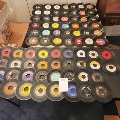 Large Lot of 45 RPM Records Jerry Byrd the 4 Seasons The Hollies, Diana Ross, Bread, Four tops, Supremes, Turtles