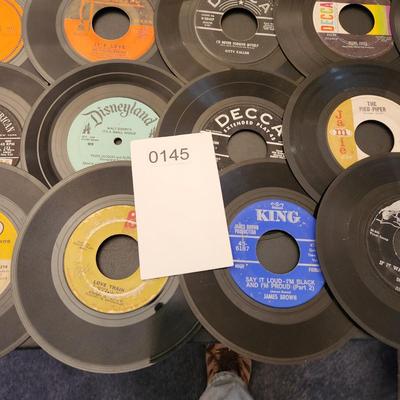 Large Lot of 45 RPM Records Jerry Byrd the 4 Seasons The Hollies, Diana Ross, Bread, Four tops, Supremes, Turtles