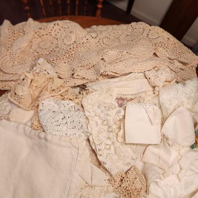 Large Linen Lot, Aprons, table covers, Doilies,