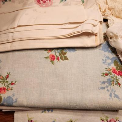 Large Linen Lot, Aprons, table covers, Doilies,