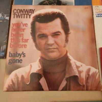 Lot of Record Albums Hank Williams, Ronnie Milsap,Conway Twitty, Carl Smith