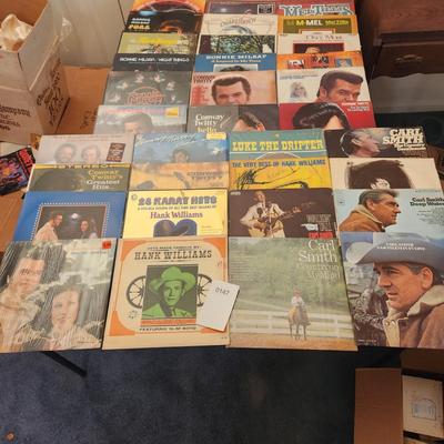 Lot of Record Albums Hank Williams, Ronnie Milsap,Conway Twitty, Carl Smith