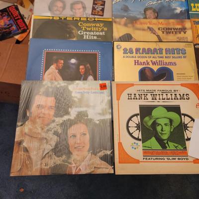 Lot of Record Albums Hank Williams, Ronnie Milsap,Conway Twitty, Carl Smith