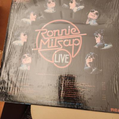 Lot of Record Albums Hank Williams, Ronnie Milsap,Conway Twitty, Carl Smith