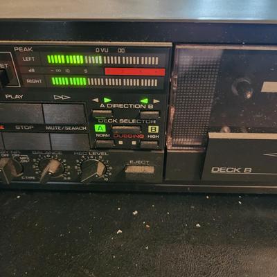 Yamaha Stereo Double Cassette Deck KX-w302u powers up boths sides work