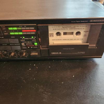 Yamaha Stereo Double Cassette Deck KX-w302u powers up boths sides work