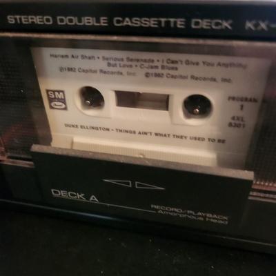 Yamaha Stereo Double Cassette Deck KX-w302u powers up boths sides work