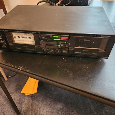 Yamaha Stereo Double Cassette Deck KX-w302u powers up boths sides work
