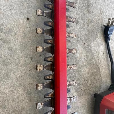 TORO Cordless Hedge Trimmer